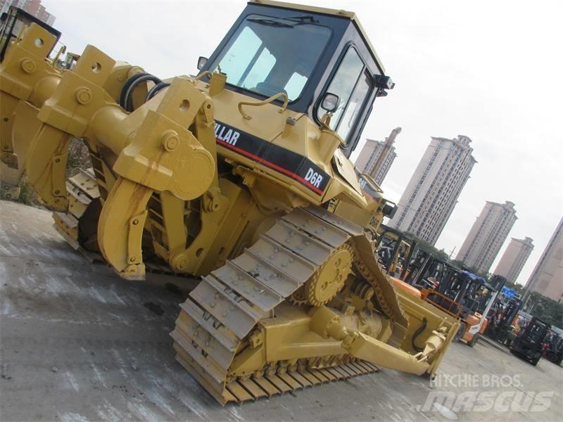 CAT D6R Pásové dozéry