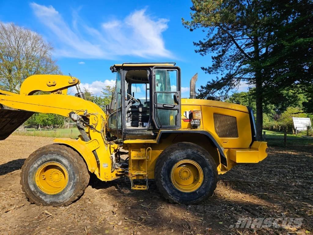 CAT 930 M Kolesové nakladače