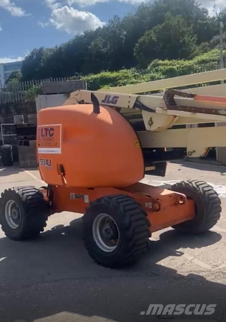 JLG AJ450 Kĺbové plošiny