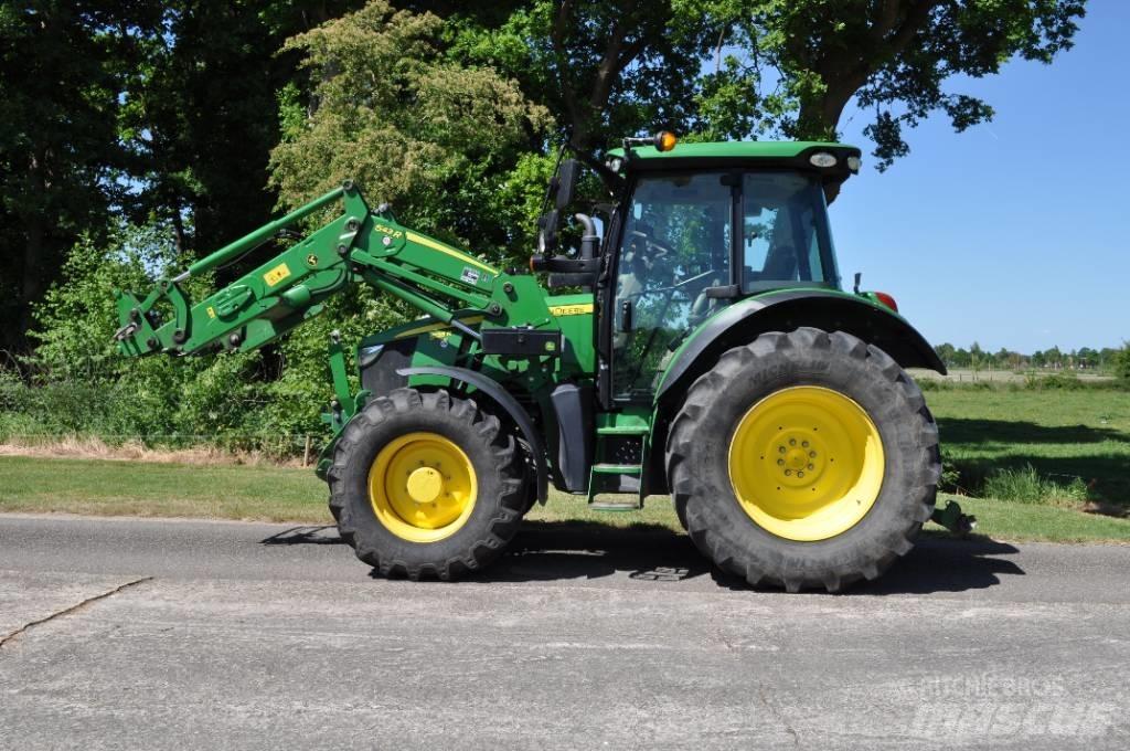 John Deere 5125R Traktory