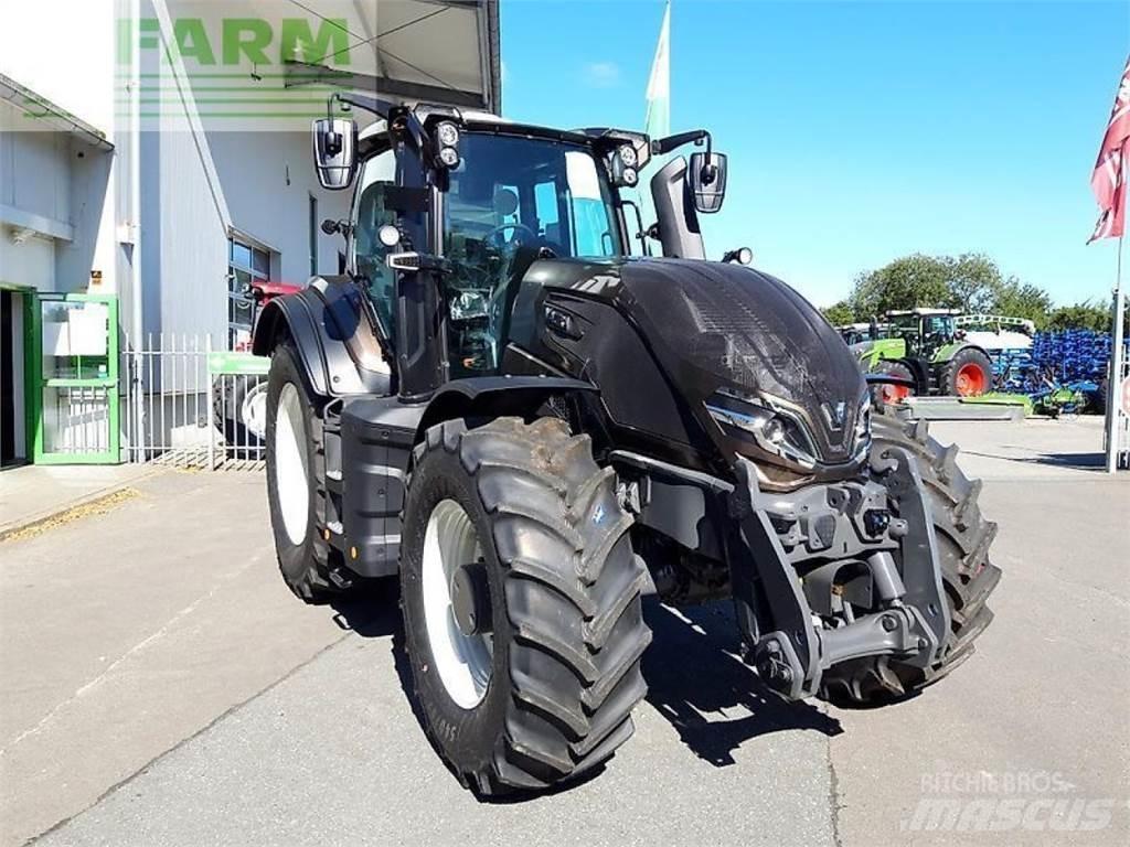 Valtra q265 Traktory