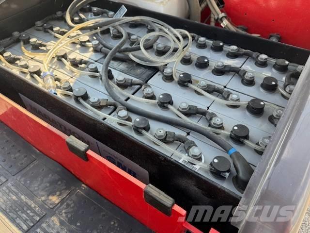 Manitou ME 425 Akumulátorové vozíky