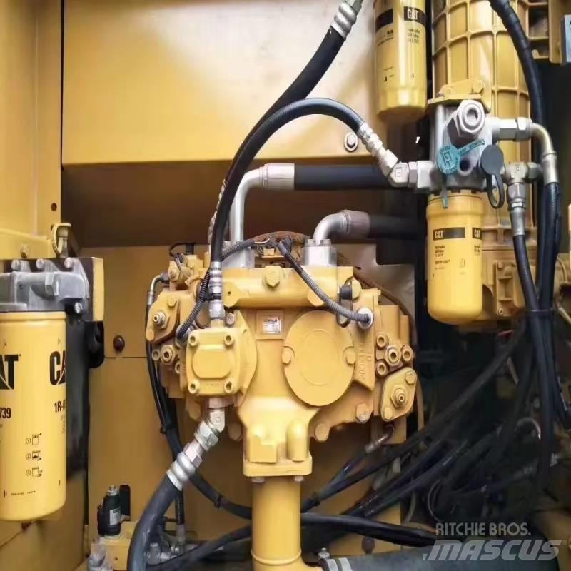 CAT 325 D Pásové rýpadlá