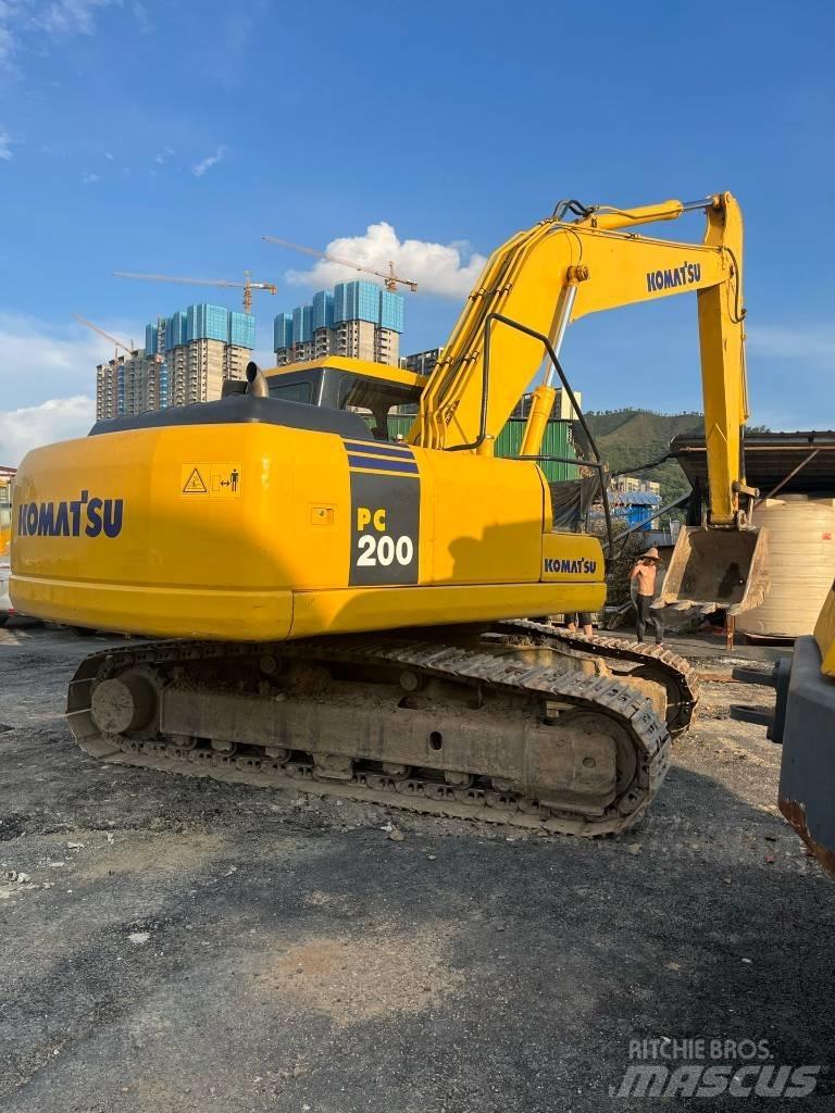 Komatsu PC 200-7 Pásové rýpadlá