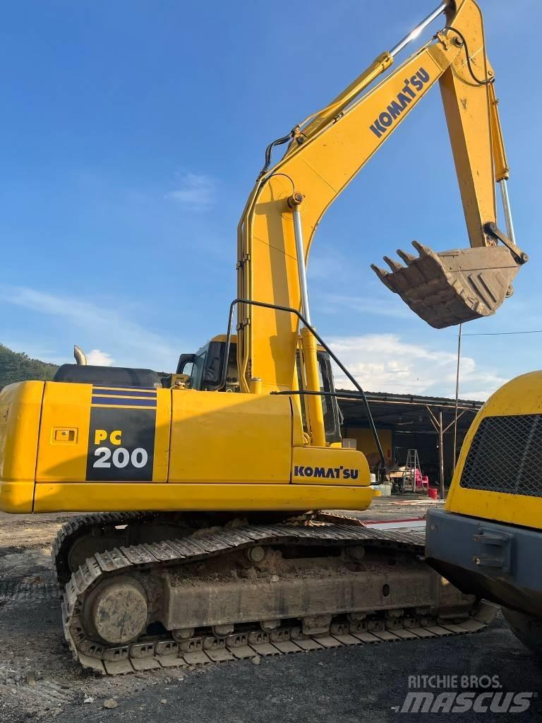 Komatsu PC 200-7 Pásové rýpadlá