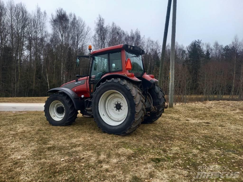 Valtra T 190 Traktory