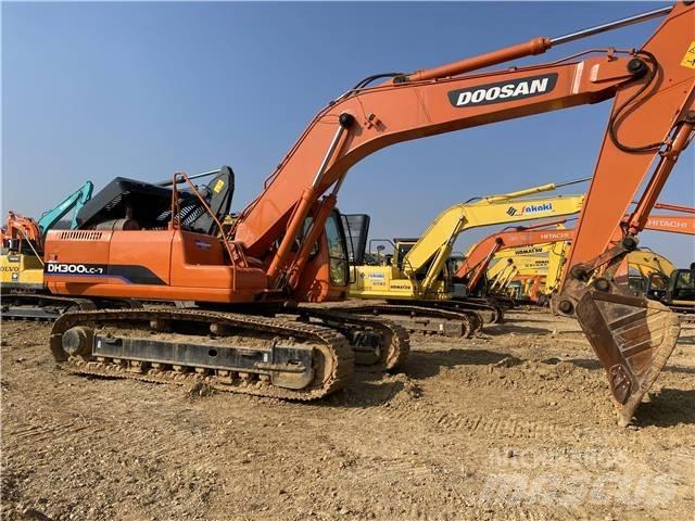 Doosan DH300 Pásové rýpadlá