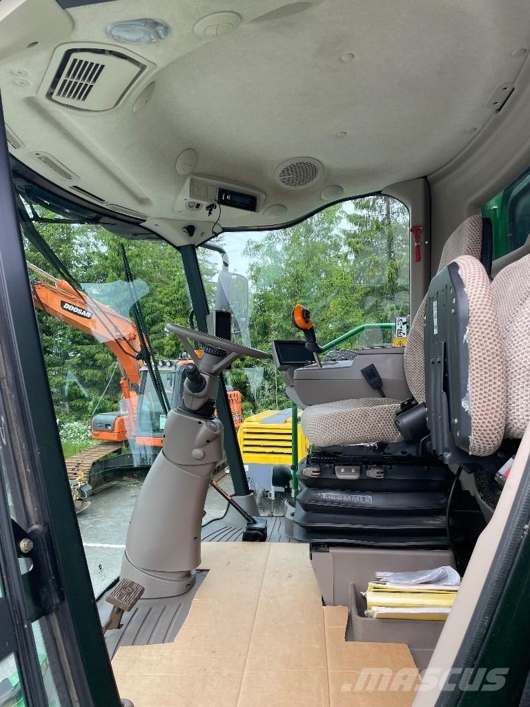 John Deere W540 Kombinované zberacie stroje