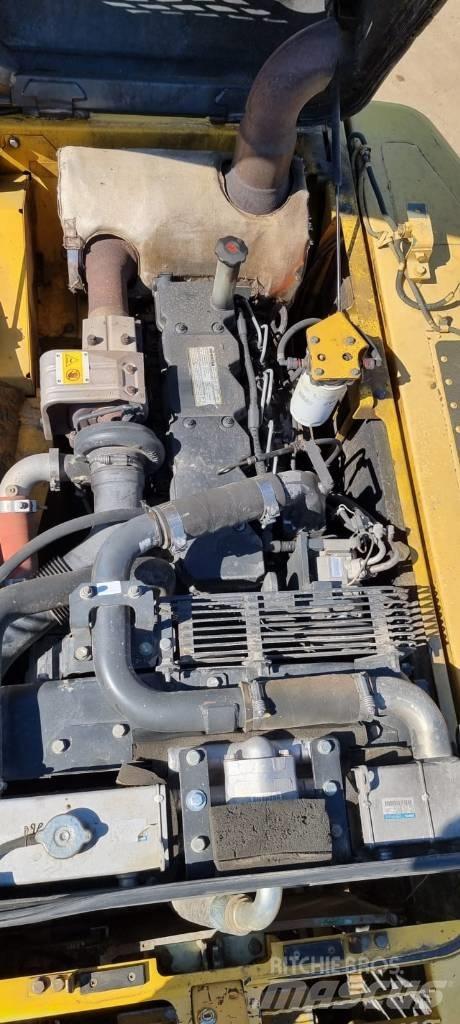 Komatsu PC 210-8 Pásové rýpadlá