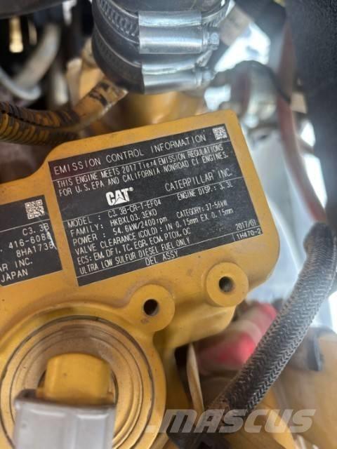 CAT 906 Kolesové nakladače