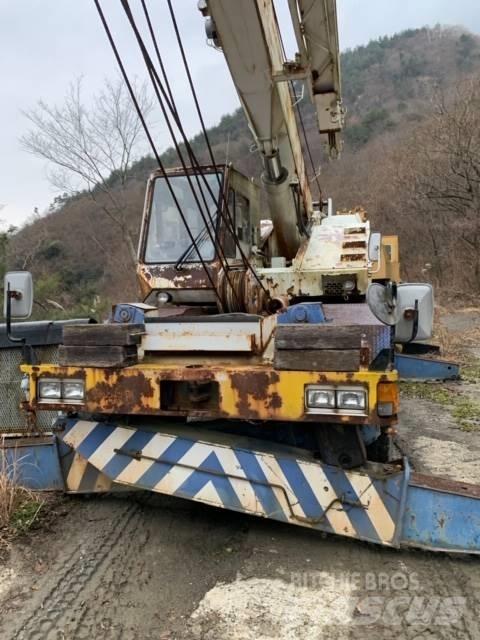 Tadano TR250M-4 Žeriavy pre ťažký terén
