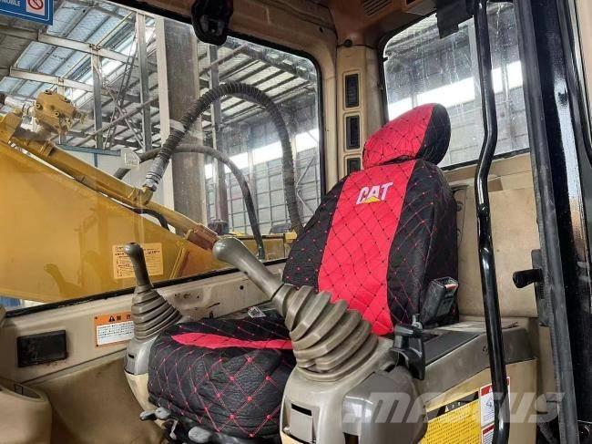 CAT 320 BL Pásové rýpadlá