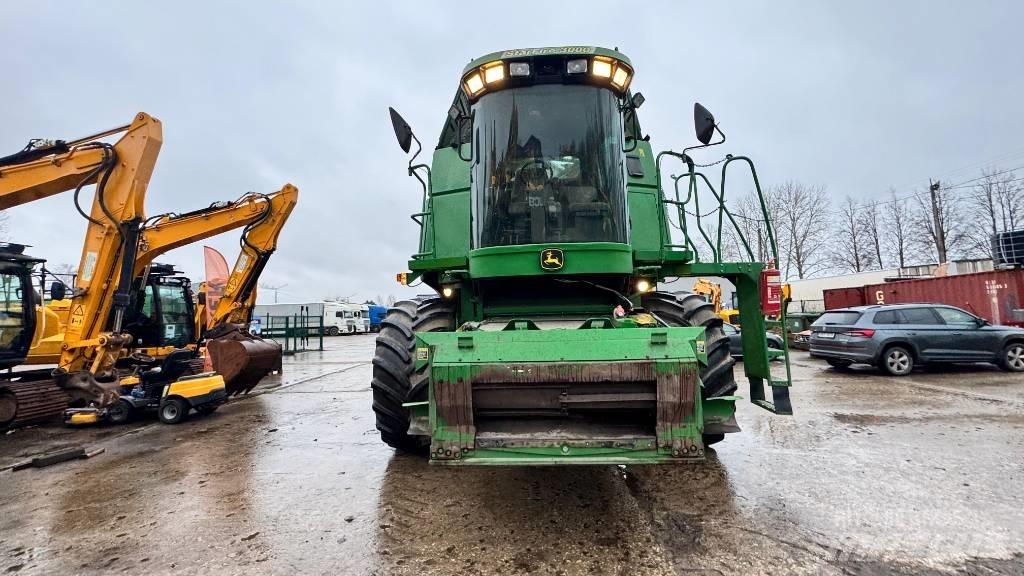 John Deere 9880 STS Kombinované zberacie stroje