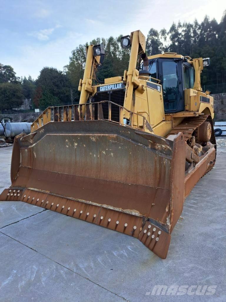 CAT D 8 T Pásové dozéry