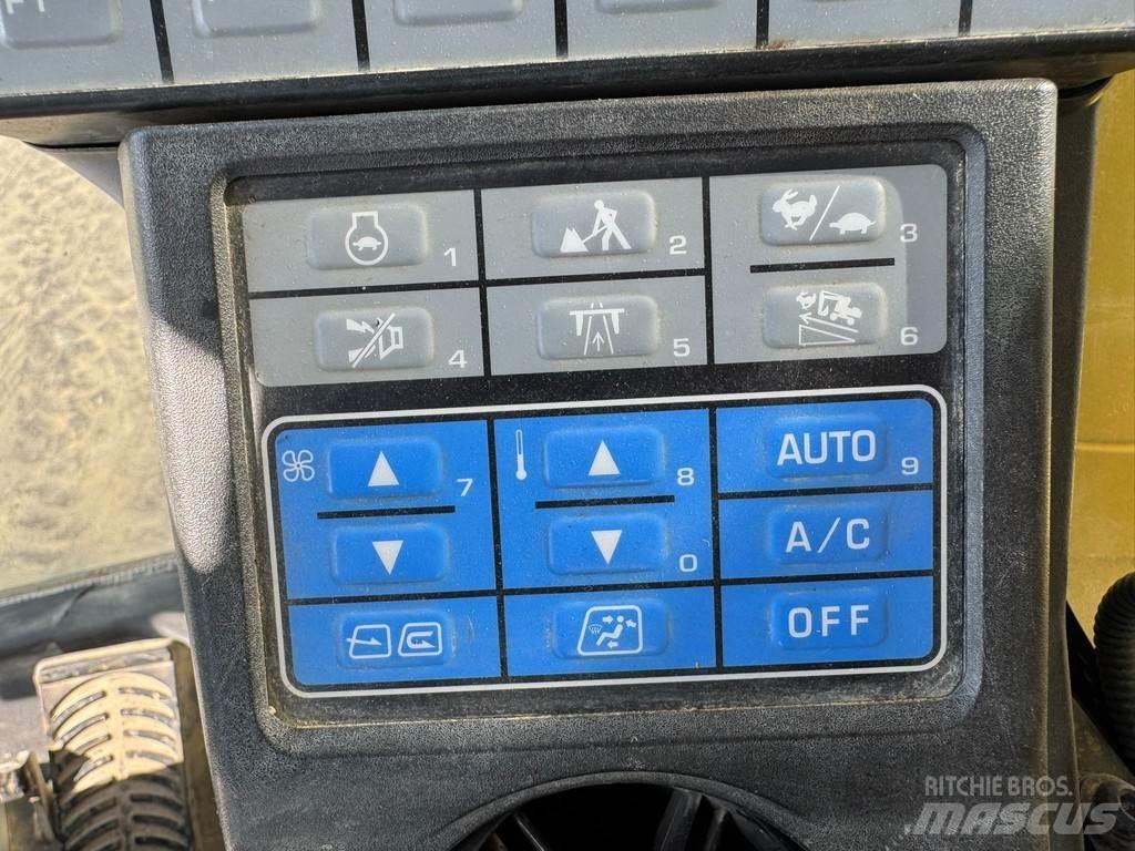 Komatsu PW180-11 Kolesové rýpadlá