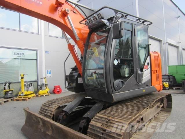 Hitachi ZX 135 Pásové rýpadlá