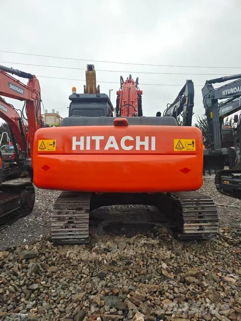 Hitachi ZX 200 Pásové rýpadlá