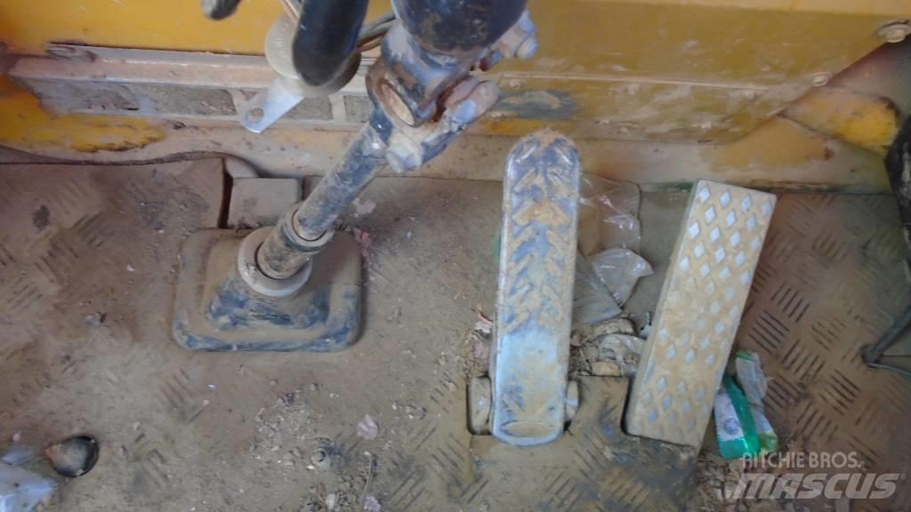 Volvo A 25 B Terénne vysokozdvižné vozíky