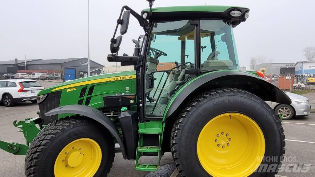 John Deere 5125 R Traktory