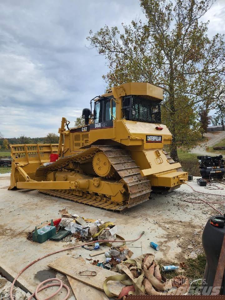 CAT D 6 R Pásové dozéry