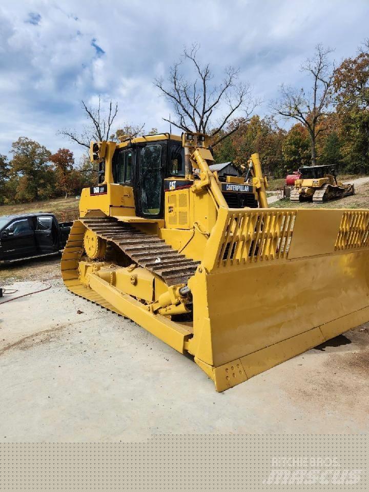 CAT D 6 R Pásové dozéry