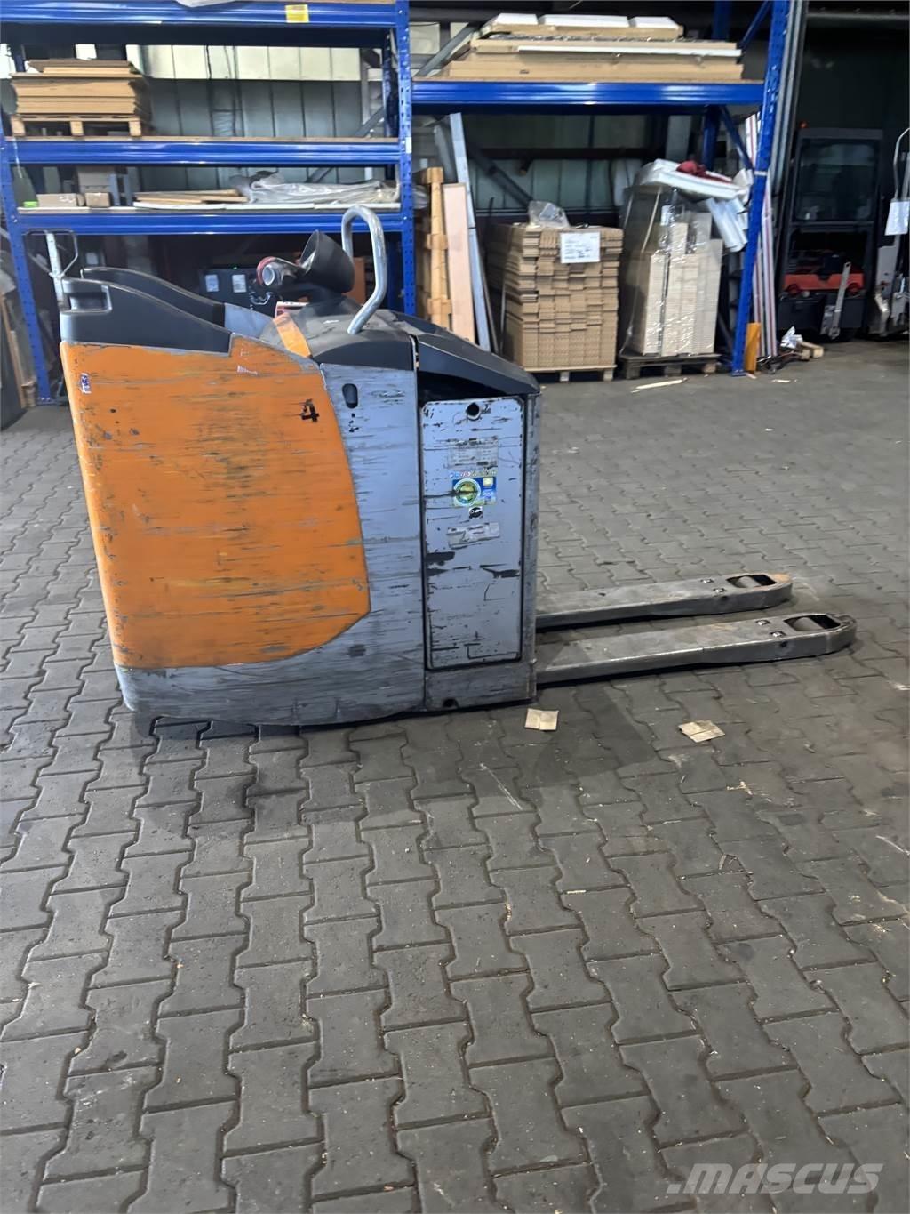 Still EXU-S22 Ručne vedené vysokozdvižné vozíky