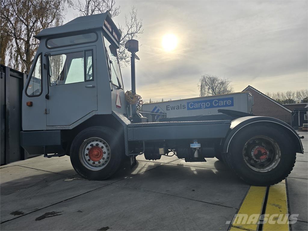  [div] DAF TT2100DH Terminálový ťahač