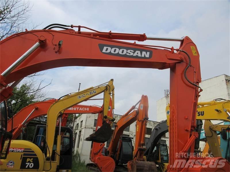 Doosan DX 300 LC Pásové rýpadlá