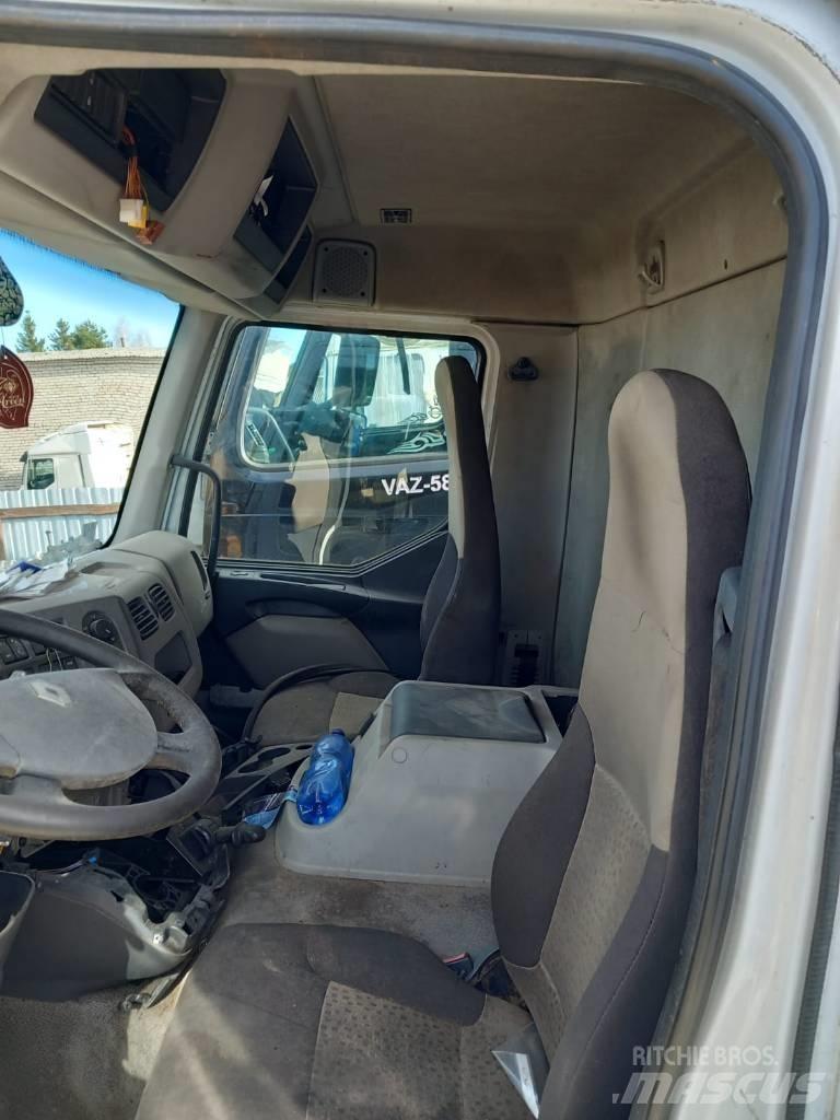 Renault Midlum 240 Kabíny a interiér