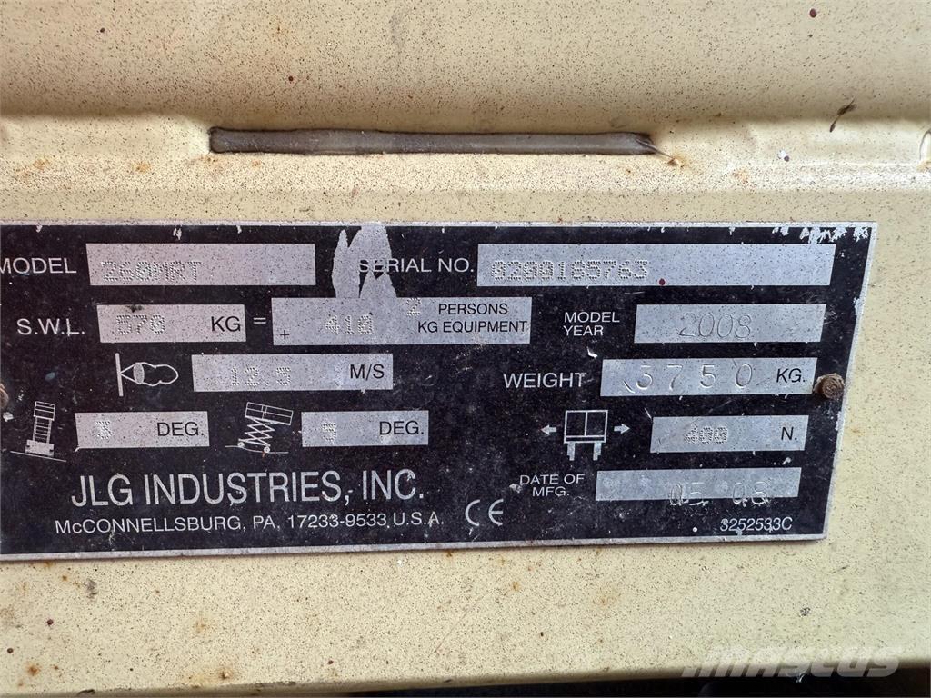 JLG 260 MRT Nožnicové zdvíhacie plošiny