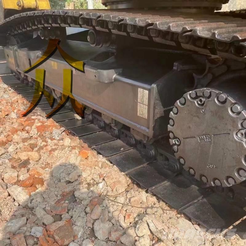 Komatsu PC 200 Pásové rýpadlá