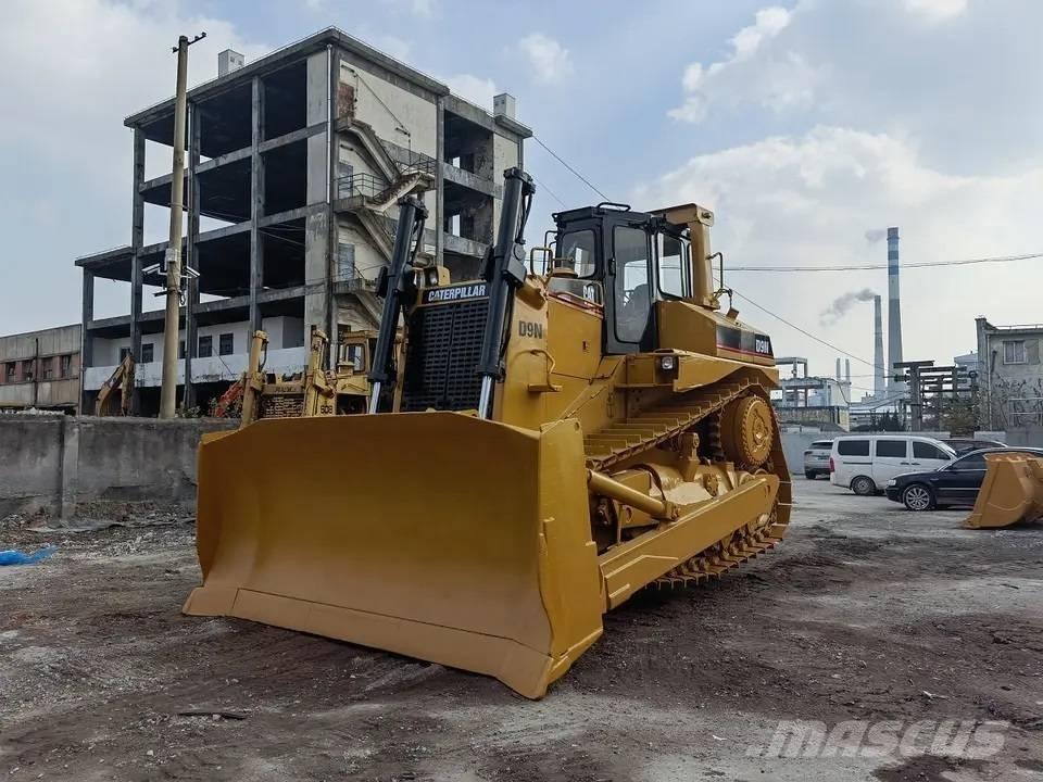 CAT D9N Pásové dozéry