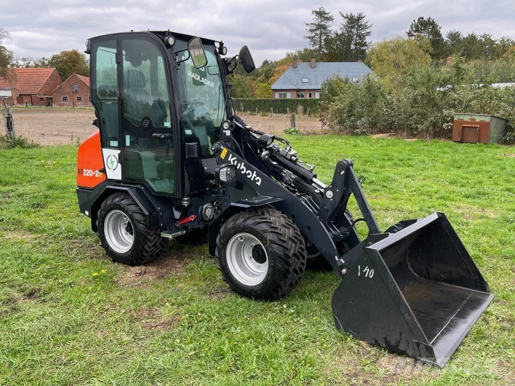 Kubota RT220-2e Kolesové nakladače