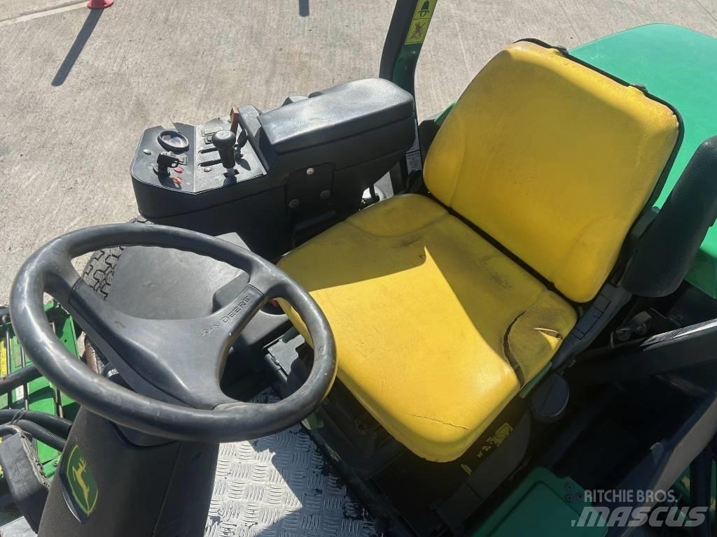 John Deere 3235C Kosačky fervejí