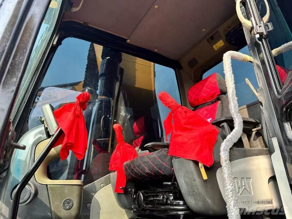 CAT 320 D Pásové rýpadlá