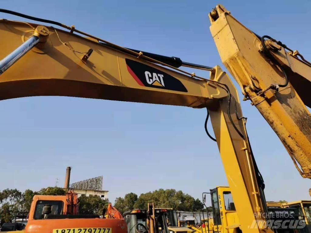 CAT 330 D Pásové rýpadlá