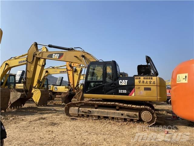 CAT 323D Pásové rýpadlá