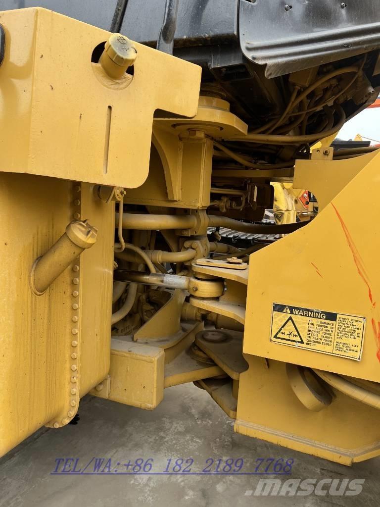 CAT 966G Kolesové nakladače