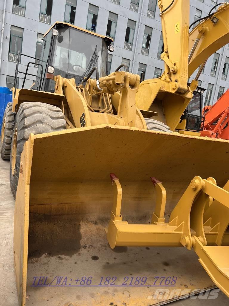 CAT 966G Kolesové nakladače