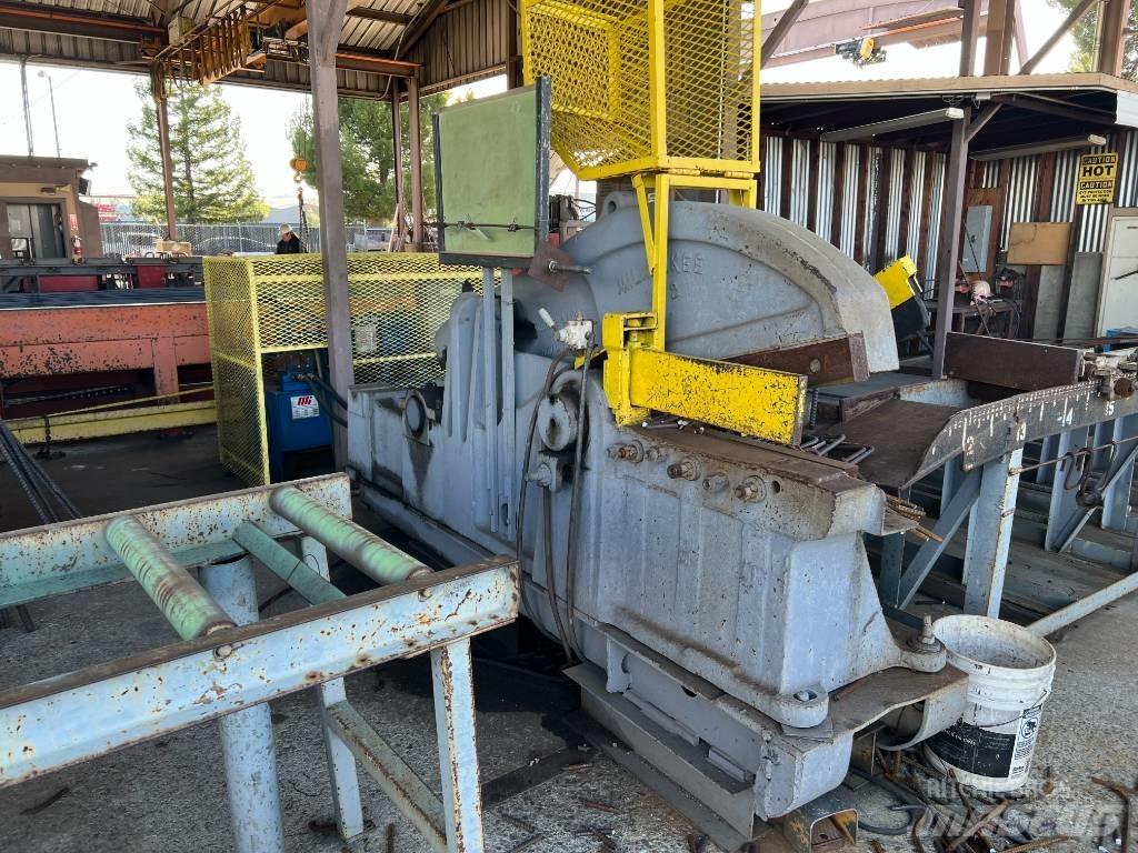 MILWAUKEE Shear   No. 2 Stroje pre manipuláciu s odpadom