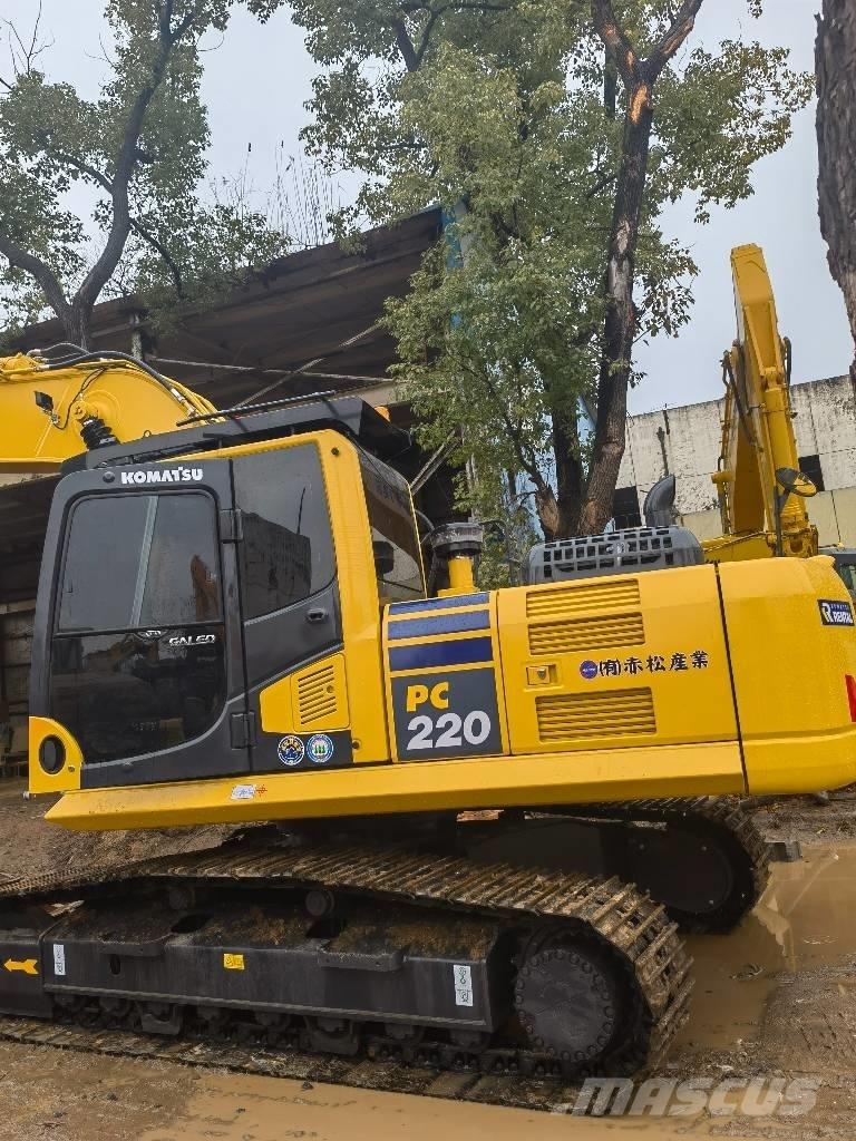 Komatsu PC 220-8 Pásové rýpadlá