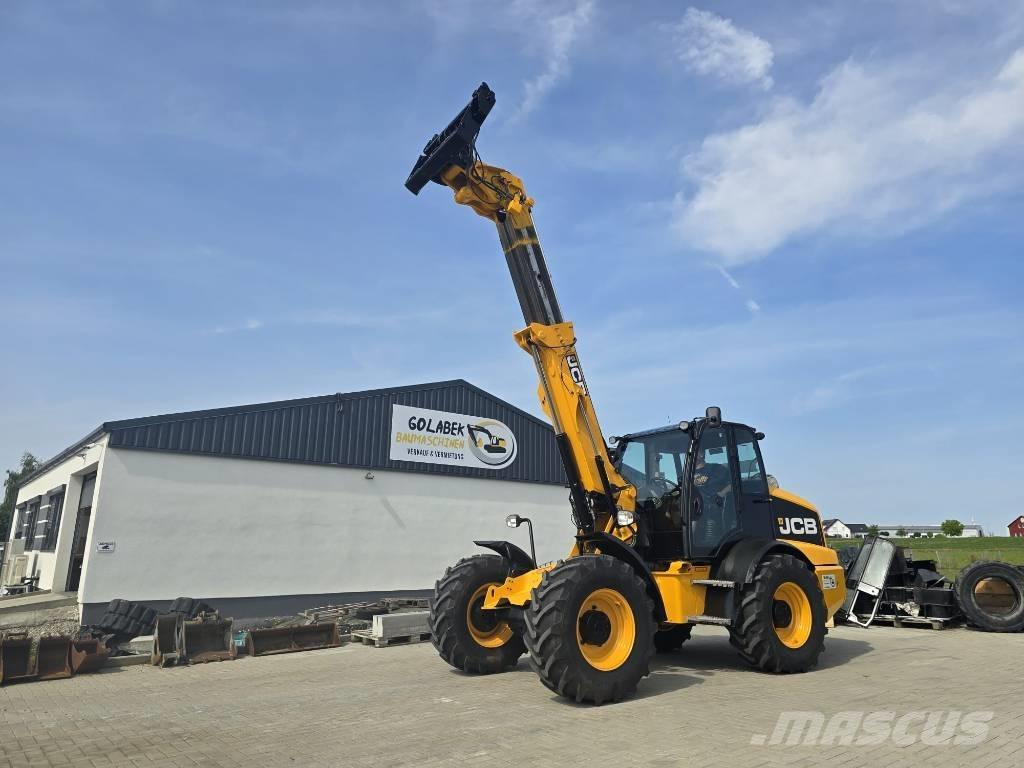 JCB TM 320 WM Teleskopické manipulátory