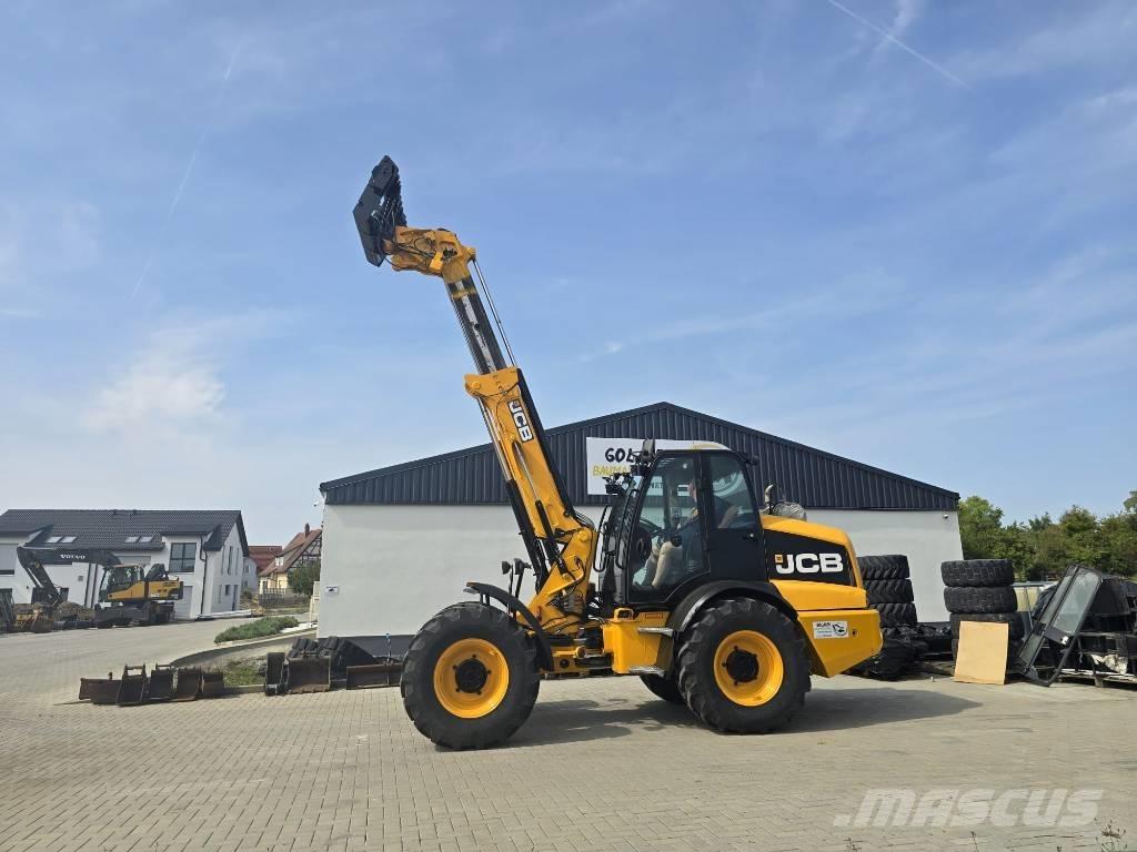 JCB TM 320 WM Teleskopické manipulátory