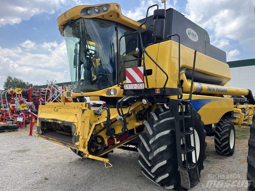 New Holland CSX 7080 Kombinované zberacie stroje