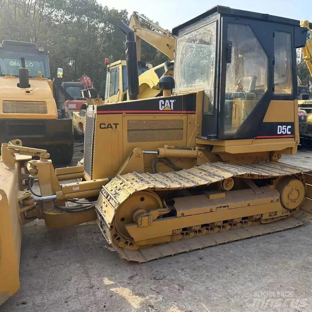 CAT D 5 C Pásové dozéry