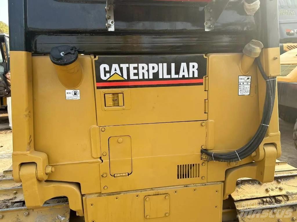 CAT D 5 C Pásové dozéry