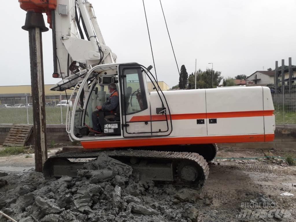 Soilmec R210 Pilierovej žeriav