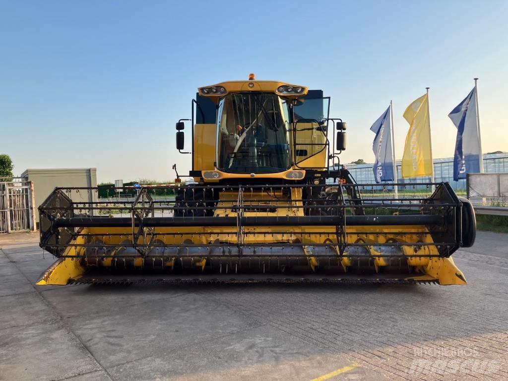 New Holland CS 6080 Kombinované zberacie stroje