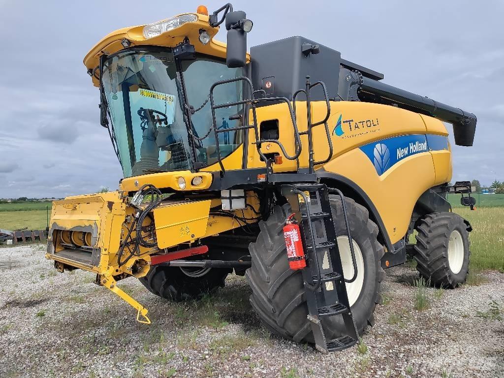 New Holland CX 8070 Kombinované zberacie stroje