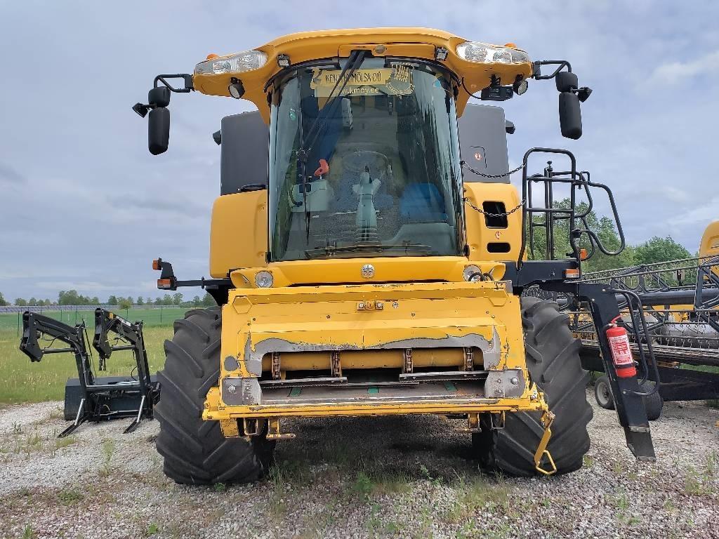 New Holland CX 8070 Kombinované zberacie stroje